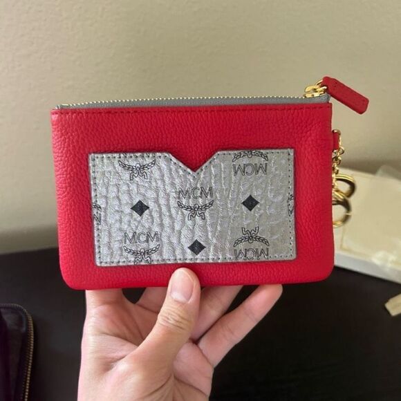 MCM key holder red and silver New in the box - Picture 1 of 12